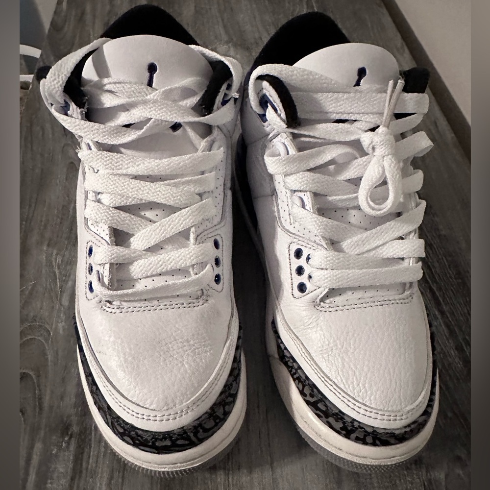 Jordan 3s - Picture 3 of 4